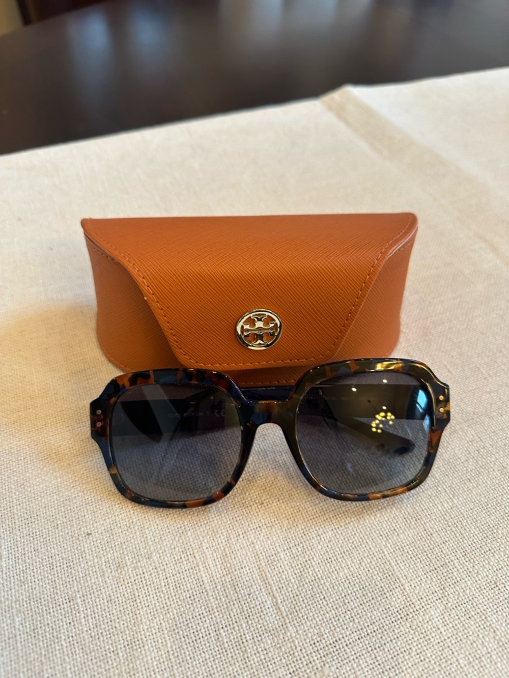 Tory Burch Square Tortoiseshell Sunglasses Navy Blue w/ case TY7143U